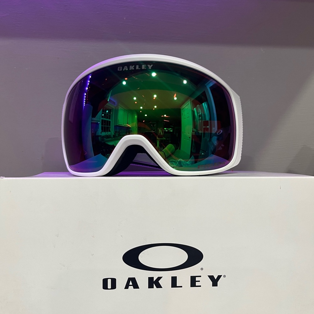 BRAND NEW Oakley Flight Tracker Goggles